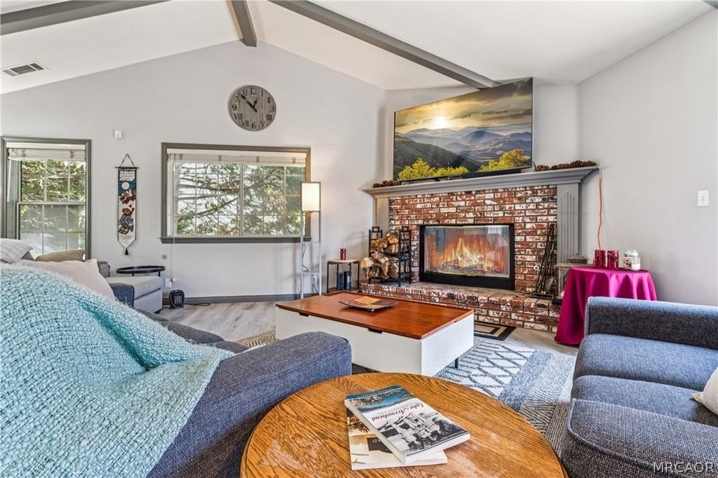 Photo of 27487 North Bay Road, Lake Arrowhead, CA 92352 (MLS # 32600501)