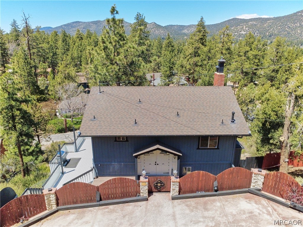 Photo of 509 Wallace Lane, Big Bear City, CA 92314 (MLS # 32600402)