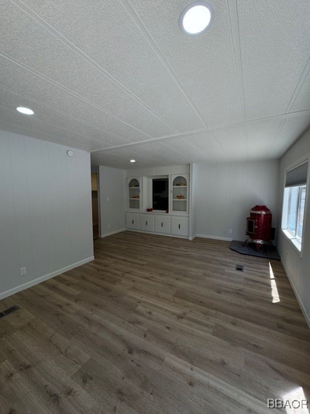 Photo of 475 Thrush Dr #15, Big Bear Lake, CA 92315 (MLS # 32502126)