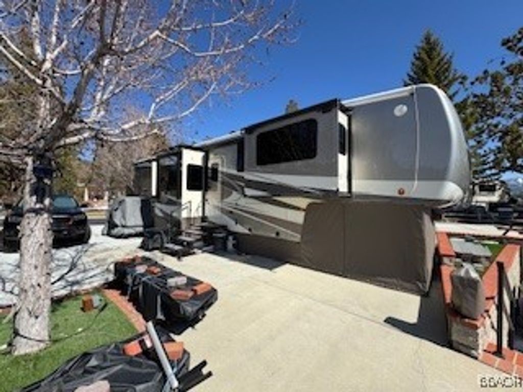 Photo of 40751 North Shore* #83 Dr, Fawnskin, CA 92333 (MLS # 32500514)