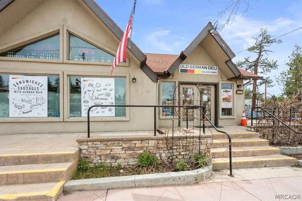 Photo of 40645 Village Drive, Big Bear Lake, CA 92315 (MLS # 32601043)