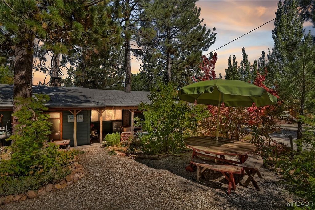 Photo of 40256 Dream Street, Big Bear Lake, CA 92315 (MLS # 32502442)