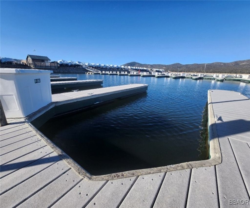 Photo of 400 Pine Knot Boulevard #F-20, Big Bear Lake, CA 92315 (MLS # 32502129)