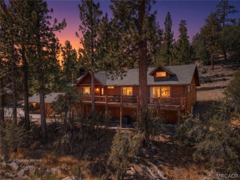 Photo of 400 Sunrise Way, Big Bear Lake, CA 92315 (MLS # 32602121)