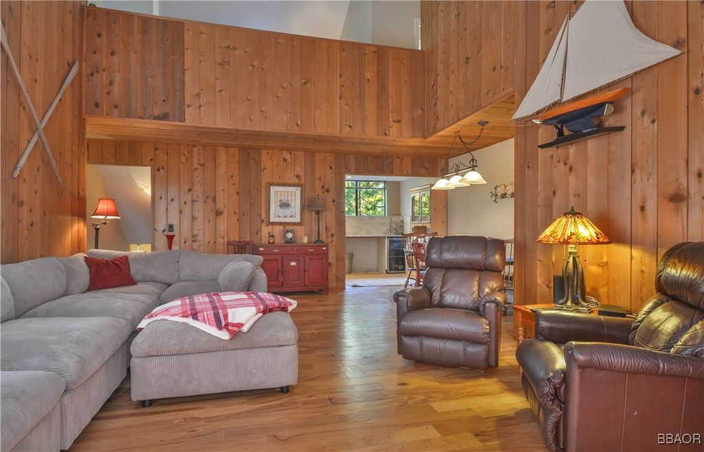 Photo of 27657 Peninsula #106 Drive, Lake Arrowhead, CA 92352 (MLS # 32502139)