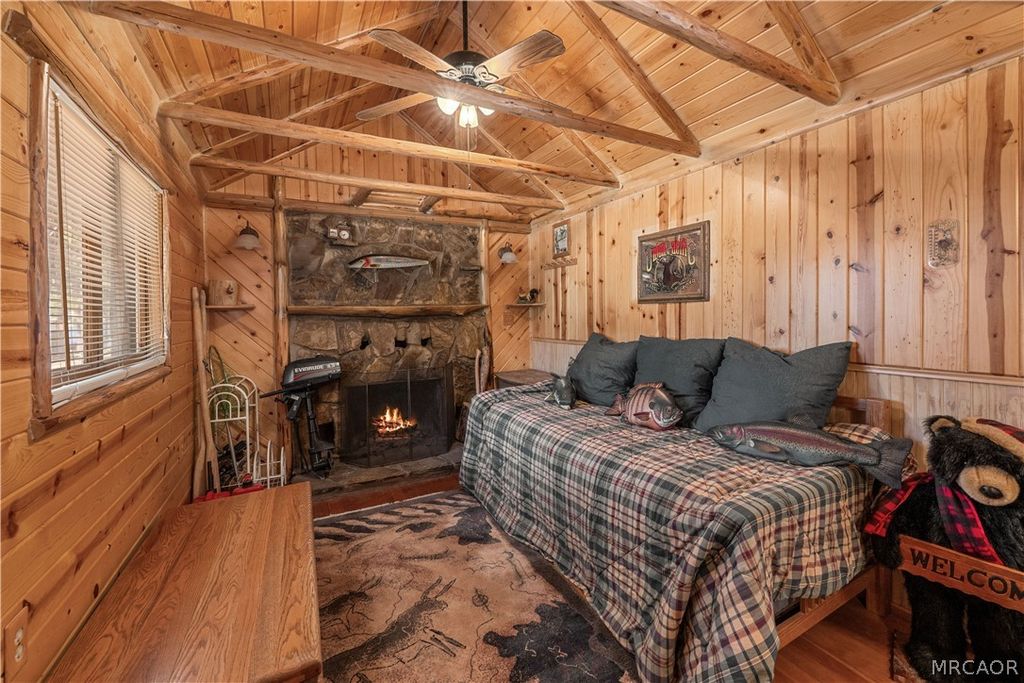Photo of 37 Keystone Point Road, Big Bear Lake, CA 92315 (MLS # 32601015)