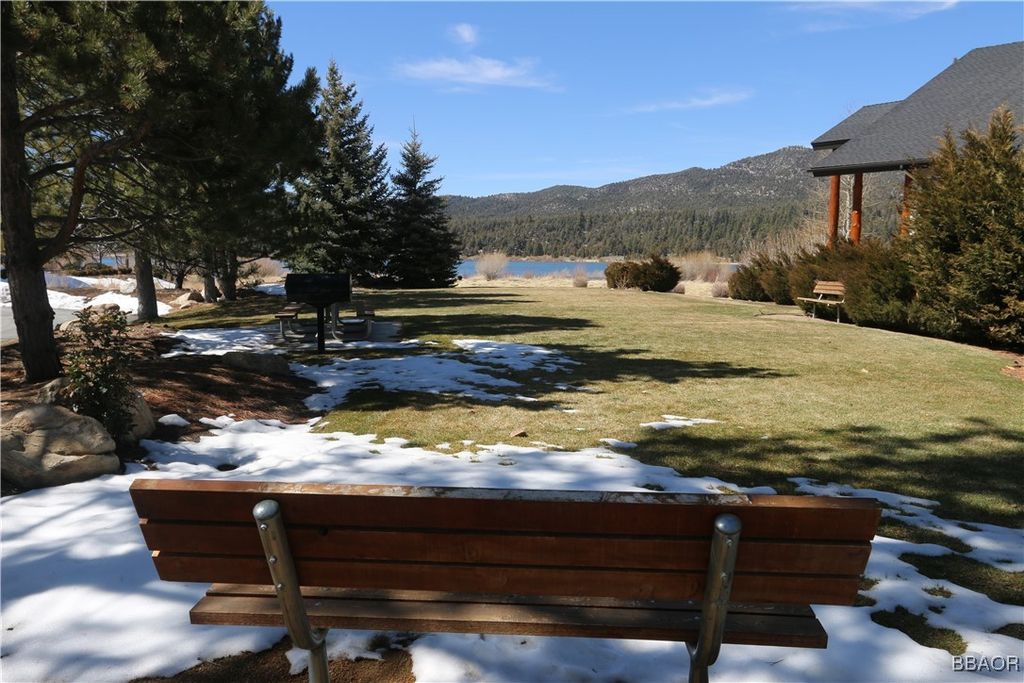 Photo of 275 Meadow Circle N, Big Bear Lake, CA 92315 (MLS # 32500605)