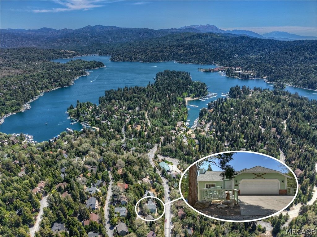 Photo of 27392 Peninsula Drive, Lake Arrowhead, CA 92352 (MLS # 32601065)