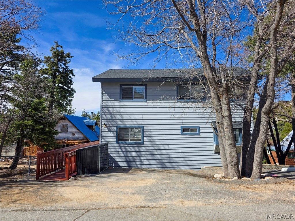 Photo of 32964 Spruce Drive, Green Valley Lake, CA 92341 (MLS # 32601042)