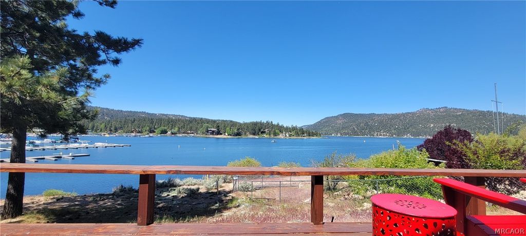 Photo of 39605 Lake Drive, Big Bear Lake, CA 92315 (MLS # 32601188)