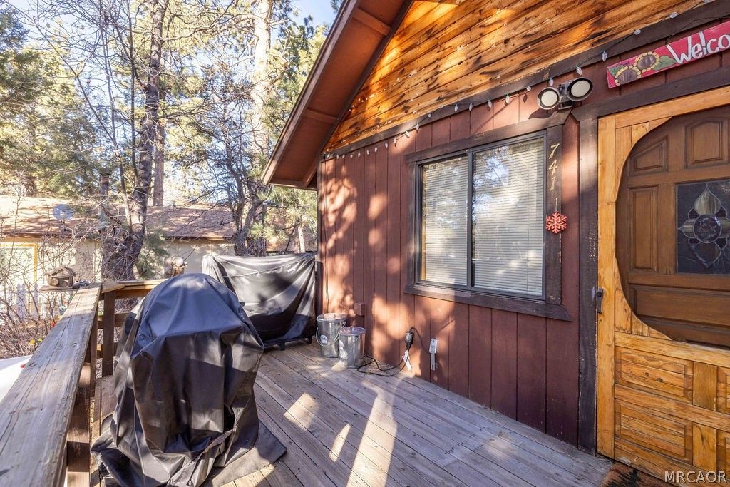 Photo of 741 Kern Avenue, Sugarloaf, CA 92386 (MLS # 32600397)