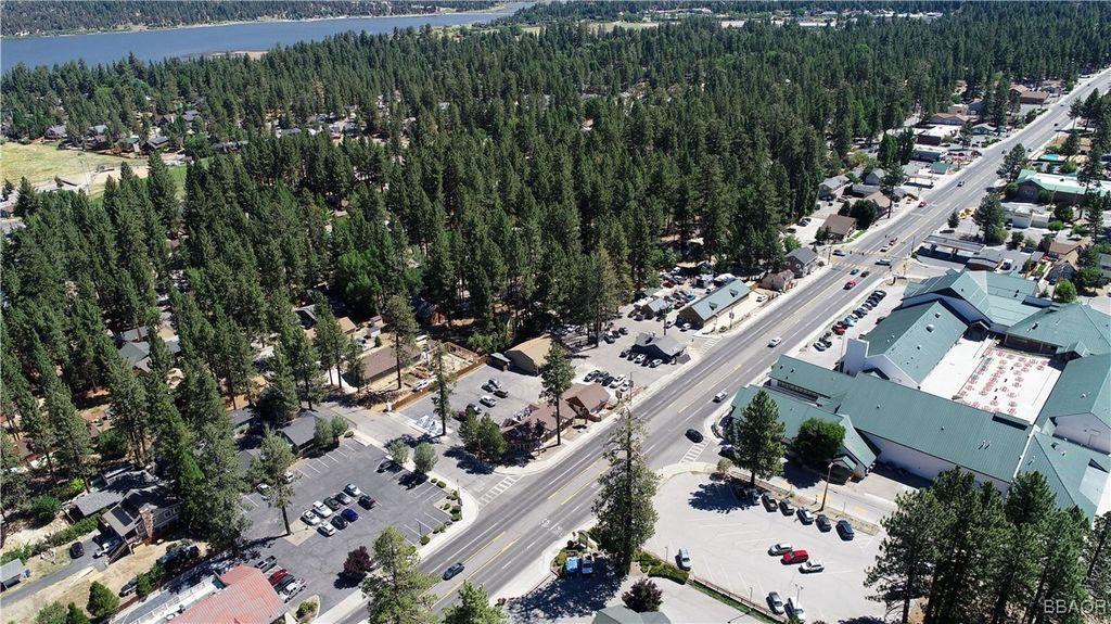 Photo of 41248 Big Bear Boulevard, Big Bear Lake, CA 92315 (MLS # 32502125)