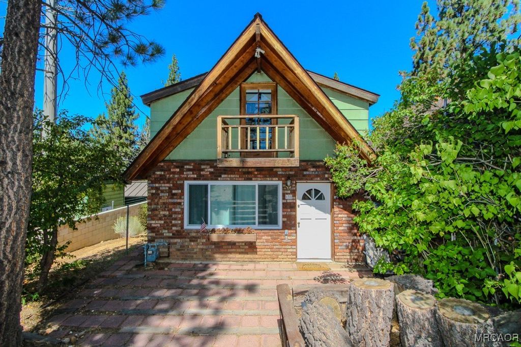 Photo of 131 W Mojave Boulevard, Big Bear City, CA 92314 (MLS # 32502339)