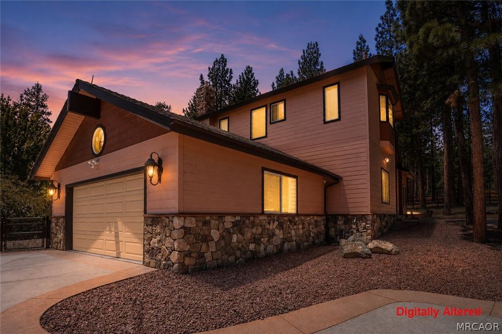 Photo of 39797 Lakeview Drive, Big Bear Lake, CA 92315 (MLS # 32601173)