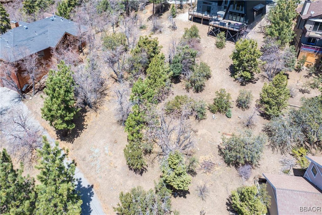 Photo of 0 Yosemite Drive, Big Bear Lake, CA 92315 (MLS # 32500966)