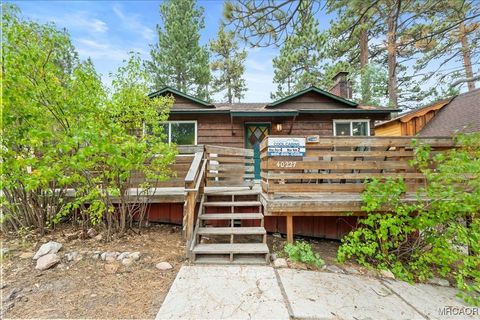 Photo of 40227 Guinan Lane, Big Bear Lake, CA 92315 (MLS # 32502332)