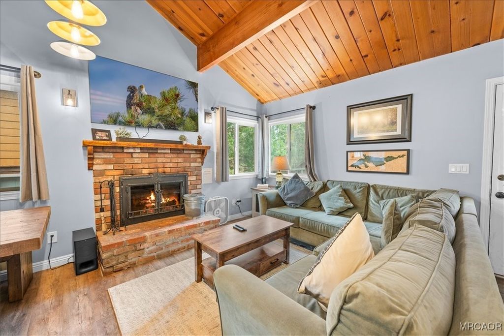 Photo of 40227 Guinan Lane, Big Bear Lake, CA 92315 (MLS # 32502332)