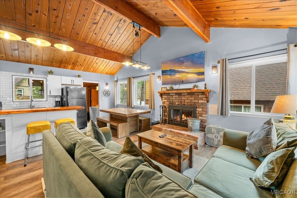 Photo of 40227 Guinan Lane, Big Bear Lake, CA 92315 (MLS # 32502332)