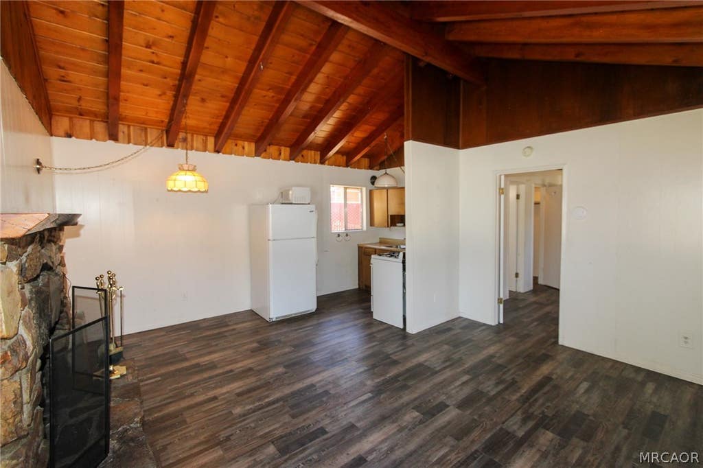 Photo of 512 Barton Lane N, Sugarloaf, CA 92386 (MLS # 32601756)