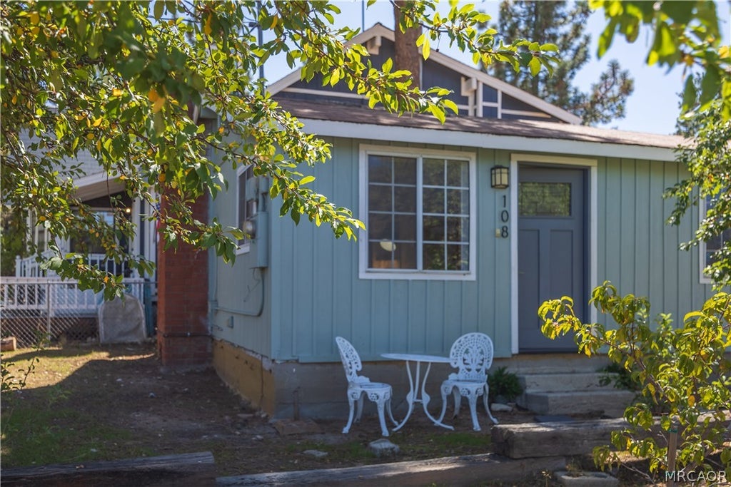 Photo of 108 Cedar Lane, Sugarloaf, CA 92386 (MLS # 32602156)