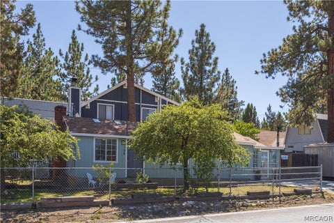 Photo of 108 Cedar Lane, Sugarloaf, CA 92386 (MLS # 32602156)