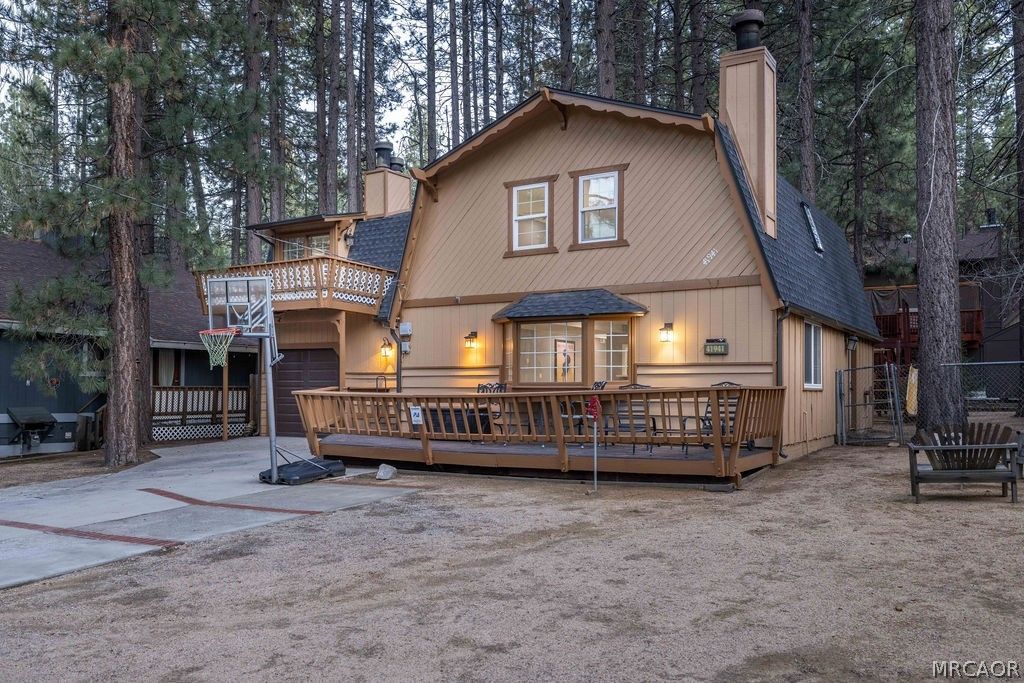 Photo of 41941 Evergreen Drive, Big Bear Lake, CA 92315 (MLS # 32600689)
