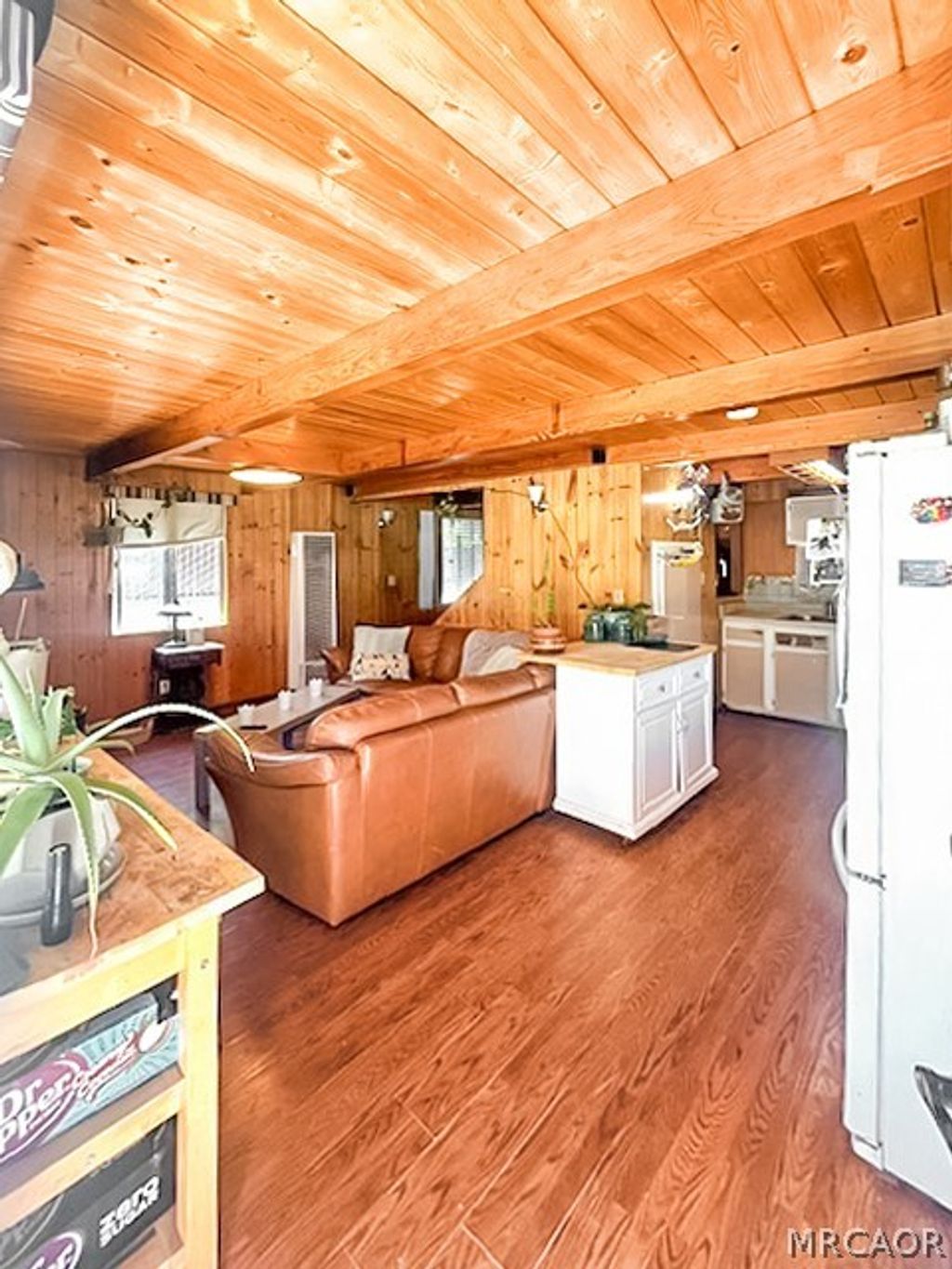 Photo of 213 E Mountain View Boulevard, Big Bear Lake, CA 92314 (MLS # 32601085)