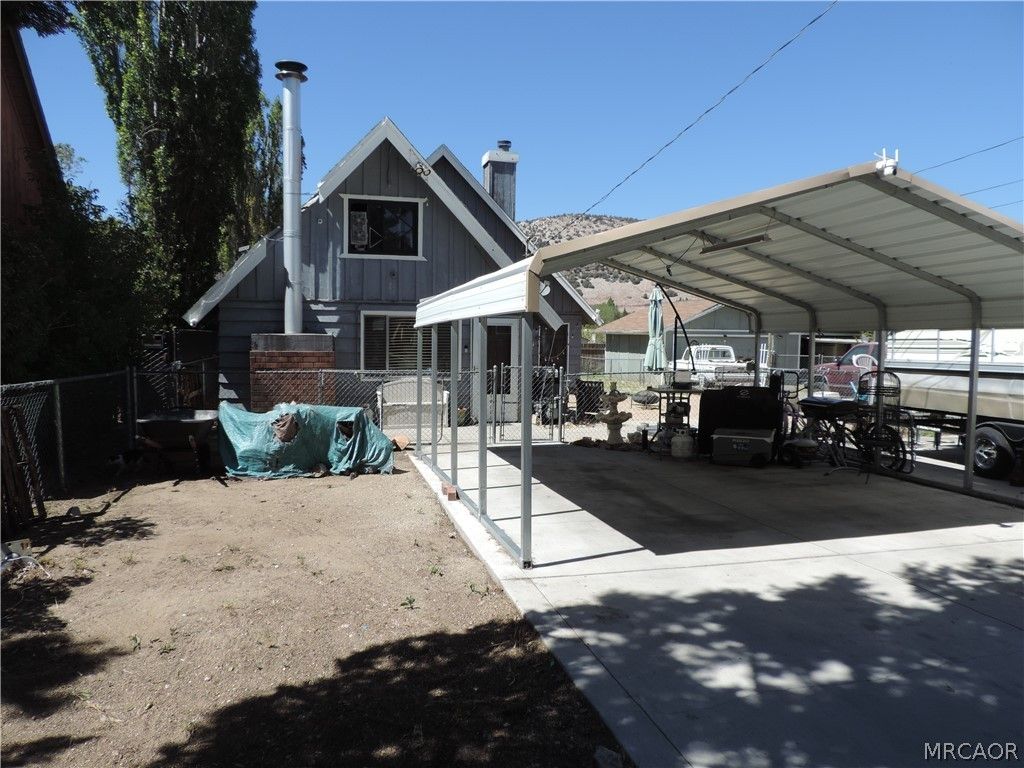 Photo of 213 E Mountain View Boulevard, Big Bear Lake, CA 92314 (MLS # 32601085)