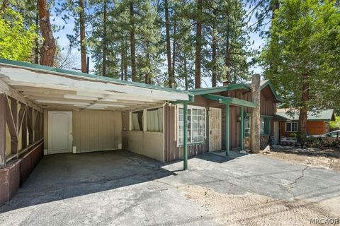 Photo of 39148 Rim Of The World Drive, Fawnskin, CA 92333 (MLS # 32601244)