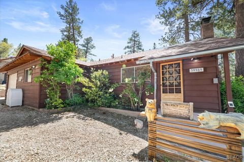 Photo of 39989 Hillcrest Dr, Big Bear Lake, CA 92315 (MLS # 32501919)