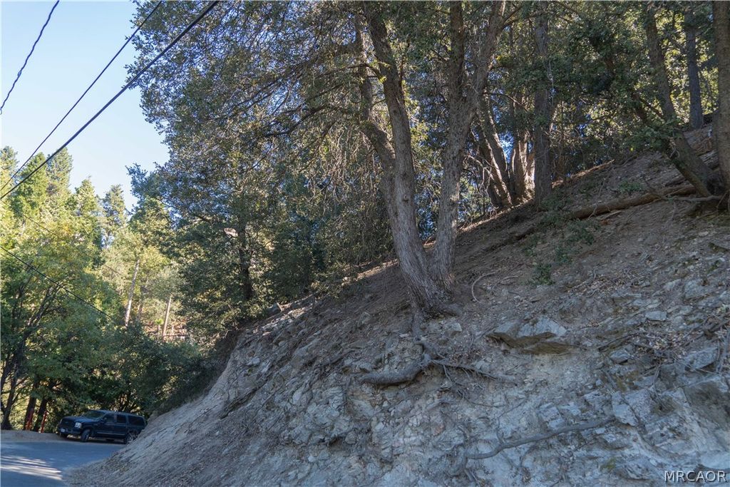 Photo of 0 Arbula Drive, Crestline, CA 92325 (MLS # 32600326)