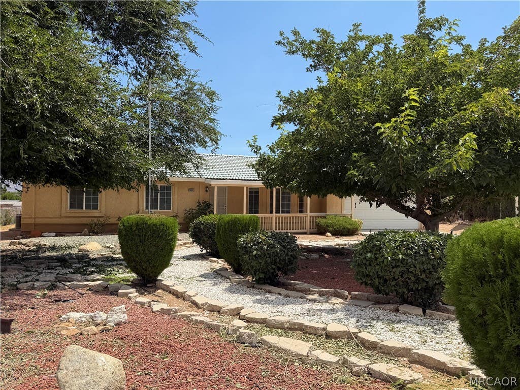Photo of 19065 Sheffield Street, Lake Arrowhead, CA 92345 (MLS # 32601705)