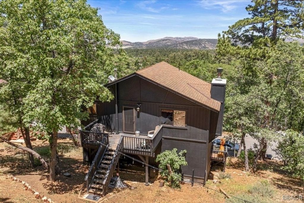 Photo of 1555 Tuolumne Road, Big Bear City, CA 92314 (MLS # 32501767)
