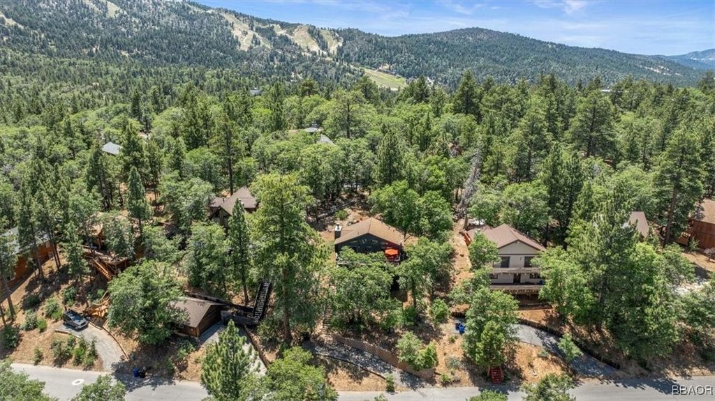 Photo of 1555 Tuolumne Road, Big Bear City, CA 92314 (MLS # 32501767)