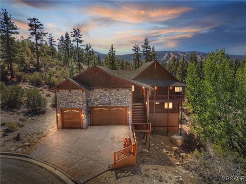 Photo of 42285 Castle Crag Rd. Road, Big Bear Lake, CA 92315 (MLS # 32502392)