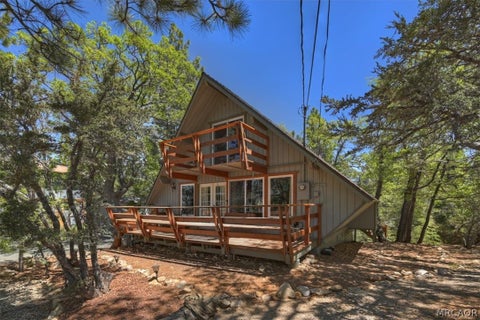 Photo of 1710 Canyon Crest Drive, Big Bear Lake, CA 92315 (MLS # 32601330)