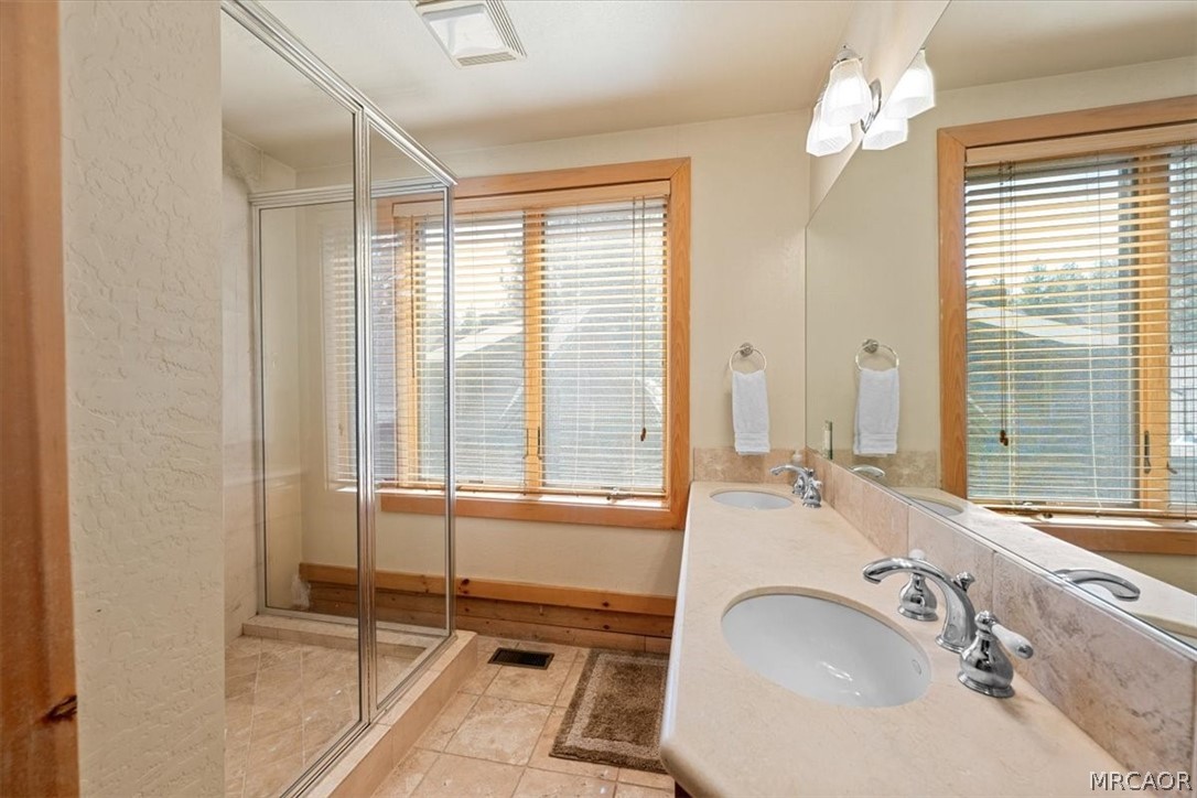Big Bear Lake, California, 92315, United States, 6 Bedrooms Bedrooms, ,4 BathroomsBathrooms,Residential,Active,2033998