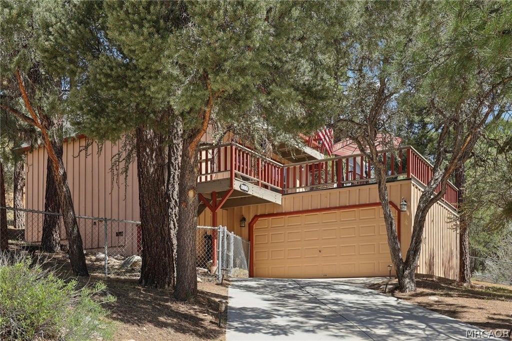 Photo of 805 Antelope Mountain Drive, Big Bear City, CA 92314 (MLS # 32600656)