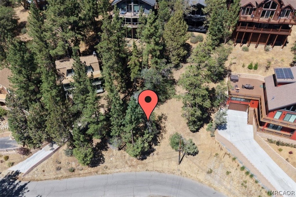 Photo of 865 Menlo Drive, Big Bear Lake, CA 92315 (MLS # 32602063)