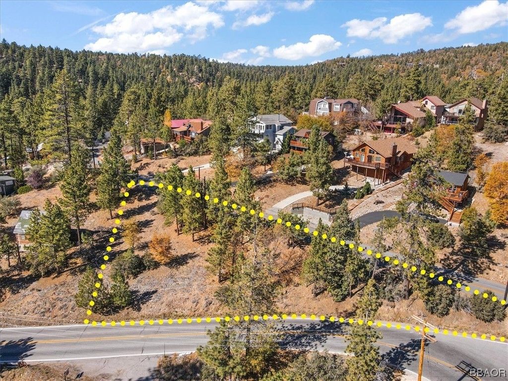 Photo of 39337 Garden Place, Fawnskin, CA 92333 (MLS # 32302698)