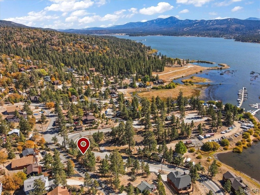 Photo of 39337 Garden Place, Fawnskin, CA 92333 (MLS # 32302698)