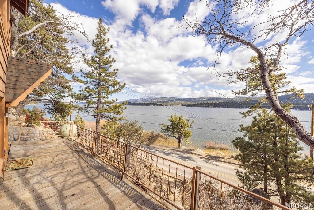 Photo of 304 Big Bear Trl, Fawnskin, CA 92333 (MLS # 32600475)