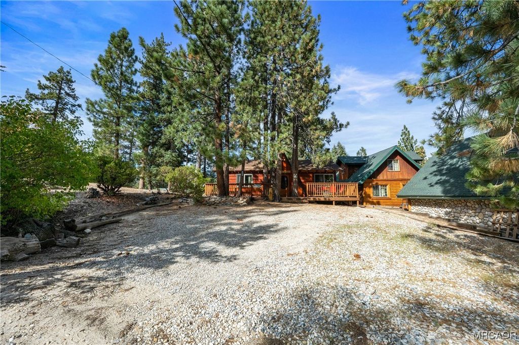 Photo of 38692 Talbot Drive, Big Bear Lake, CA 92315 (MLS # 32502473)