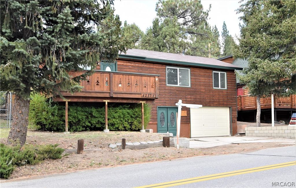 Photo of 42834 Sonoma Drive, Big Bear Lake, CA 92315 (MLS # 32601221)