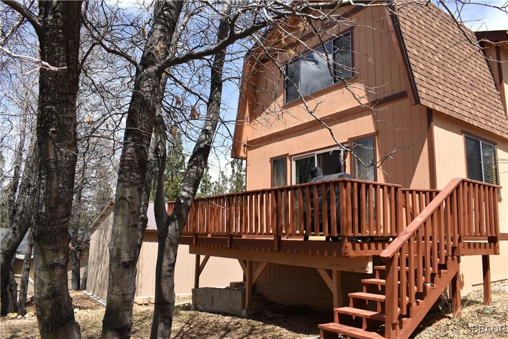 Photo of 442 Inyo Avenue, Sugarloaf, CA 92386 (MLS # 32500874)