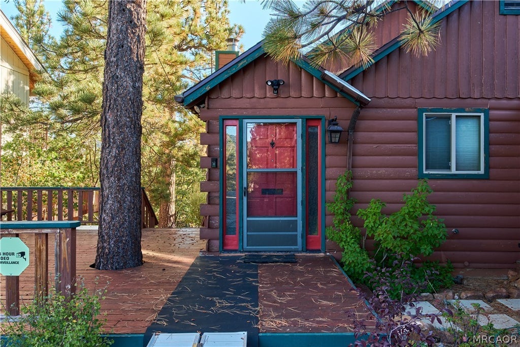 Photo of 481 Vista Lane, Big Bear Lake, CA 92315 (MLS # 32602310)