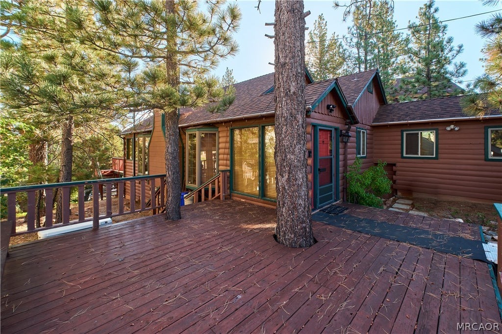 Photo of 481 Vista Lane, Big Bear Lake, CA 92315 (MLS # 32602310)