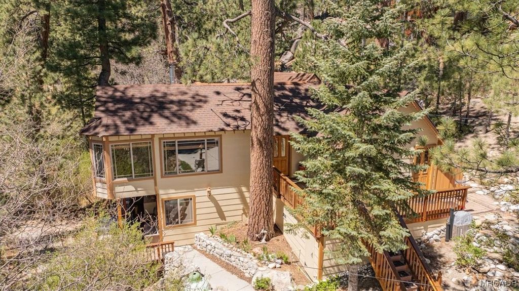 Photo of 38855 Big Bear Boulevard, Big Bear Lake, CA 92315 (MLS # 32502830)