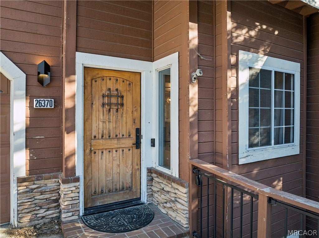 Photo of 26370 Spyglass Drive, Lake Arrowhead, CA 92352 (MLS # 32602300)