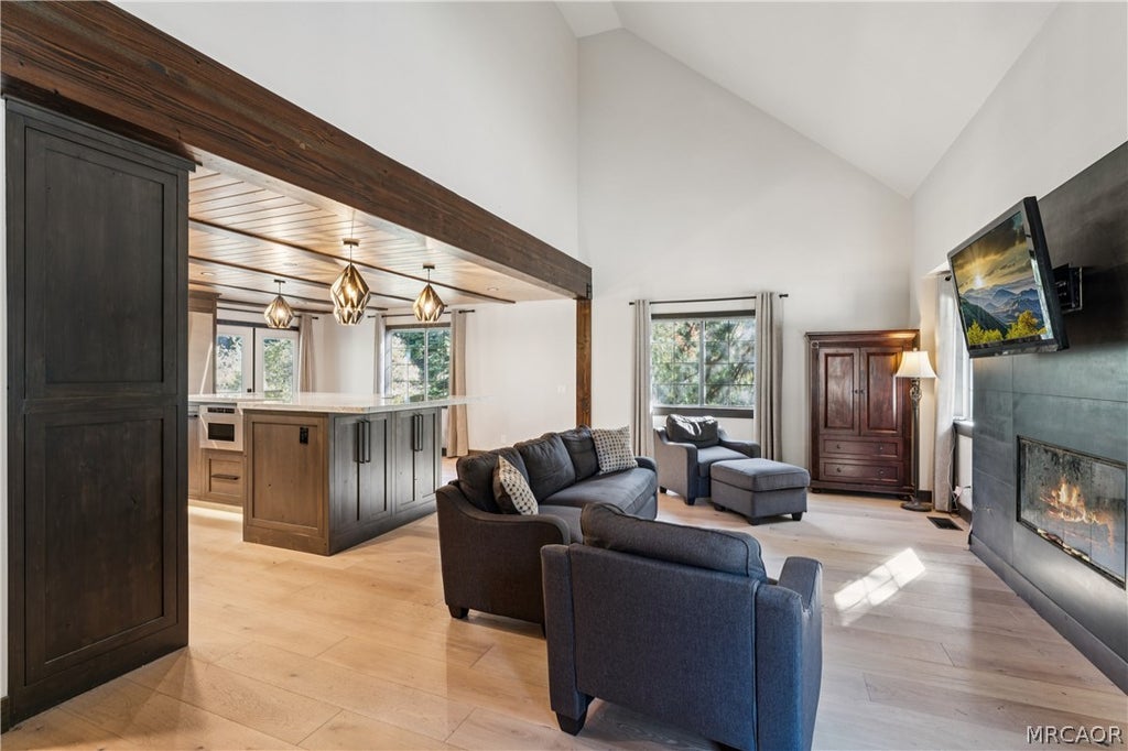 Photo of 26370 Spyglass Drive, Lake Arrowhead, CA 92352 (MLS # 32602300)